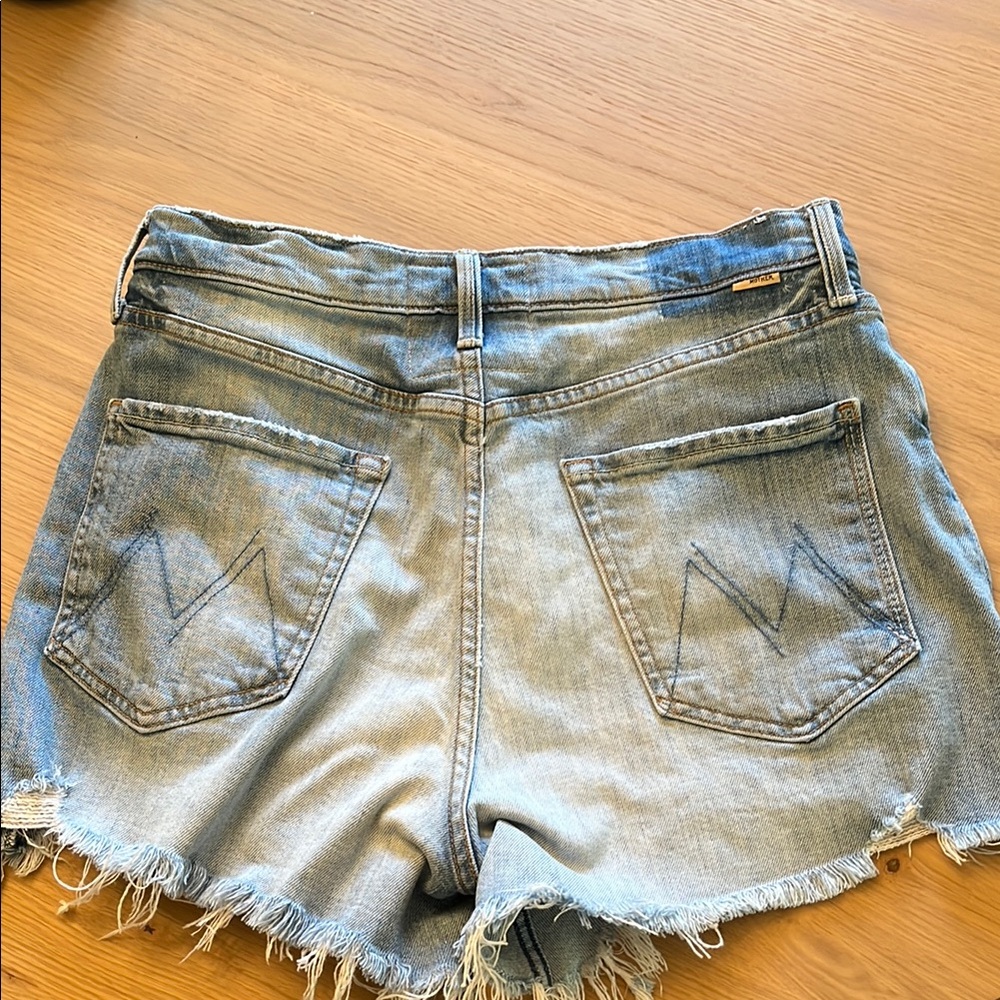 MOTHER Ultra High Waisted Tomcat Kick Fray Short in I Confess Sz 31